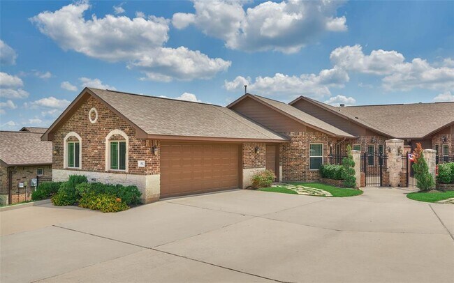 Building Photo - 201 Bessie Price Owen Dr