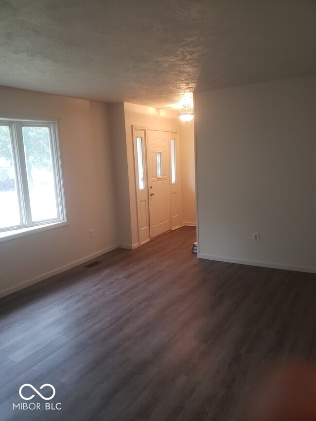 Foto del edificio - 1108 Tuttle Ave