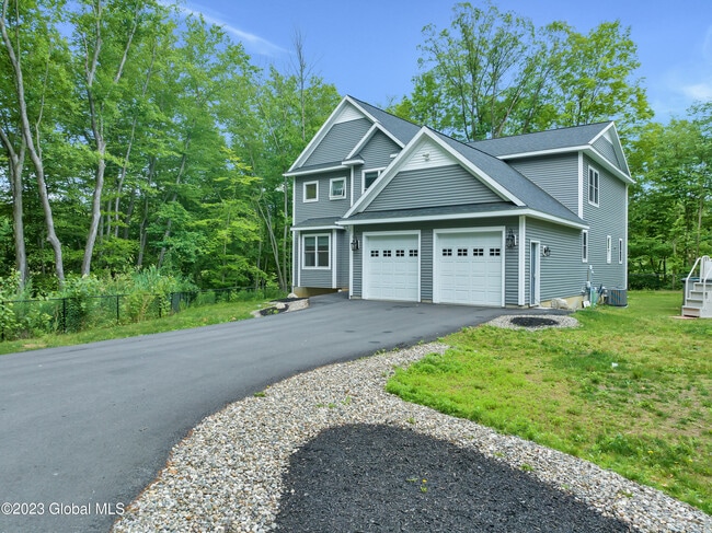 Building Photo - 523 Vischer Ferry Rd