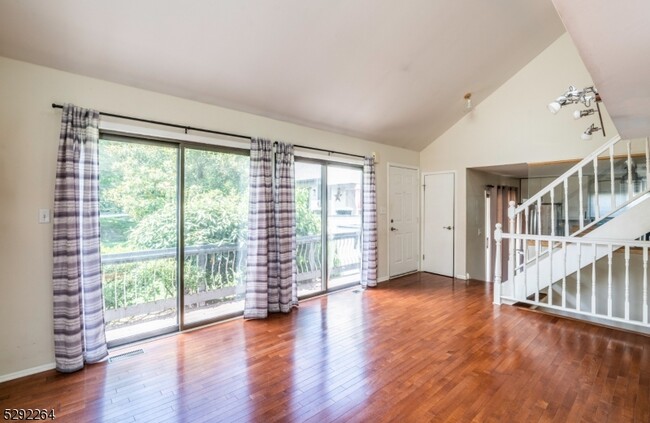 Building Photo - 221 Arrowood Way