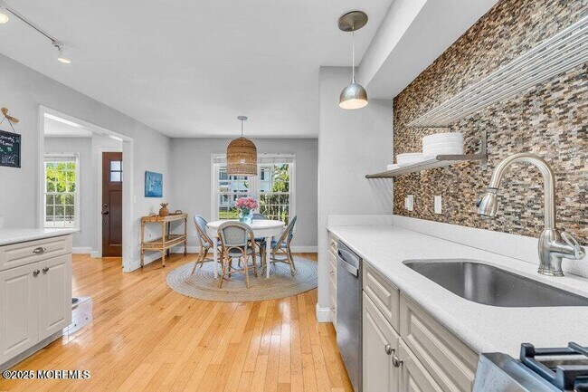 Foto del edificio - 1504 Ivy Rd
