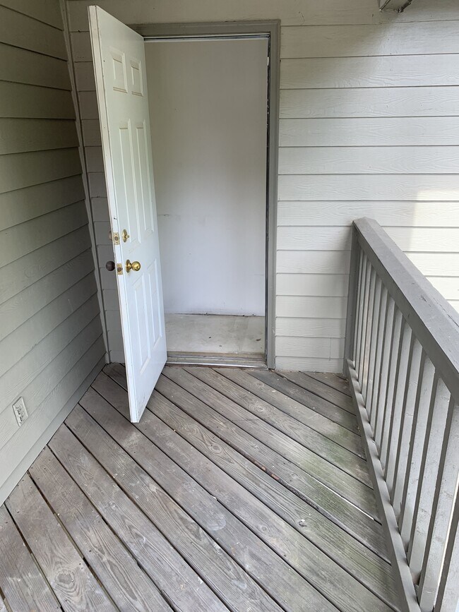 Interior Photo - Wesley Hampstead Apartments at Douglasville