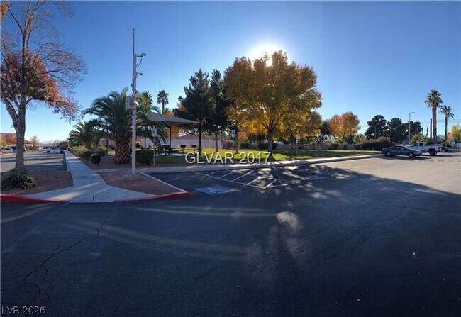 Foto del edificio - 3318 N Decatur Blvd