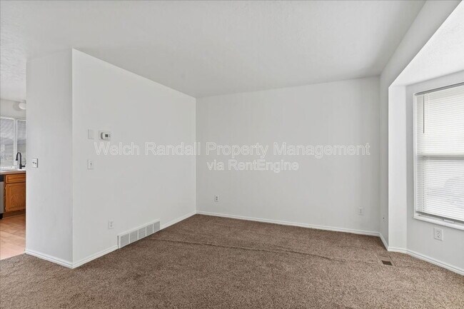 Foto del edificio - 4966 S 5100 W St