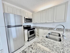 Building Photo - 2401 Riverside Dr