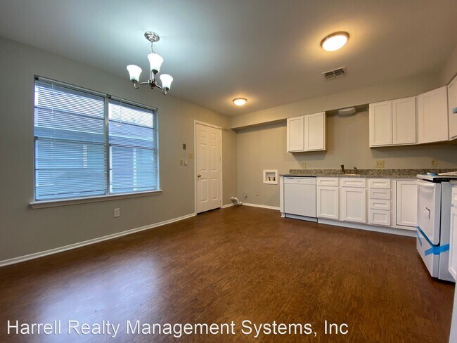 Building Photo - 2 br, 1 bath House - 7304 Sanger Avenue Un...