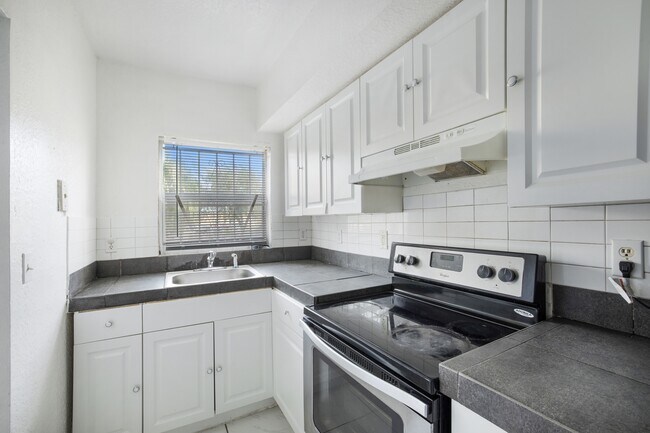 Foto del edificio - 475 NW 83rd St