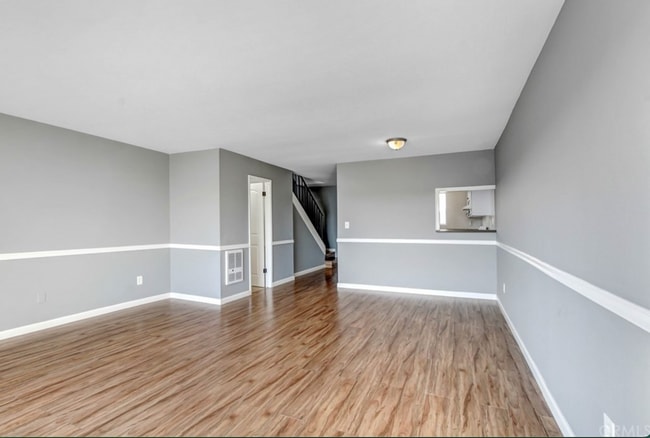 living room - 730 N Eucalyptus Ave