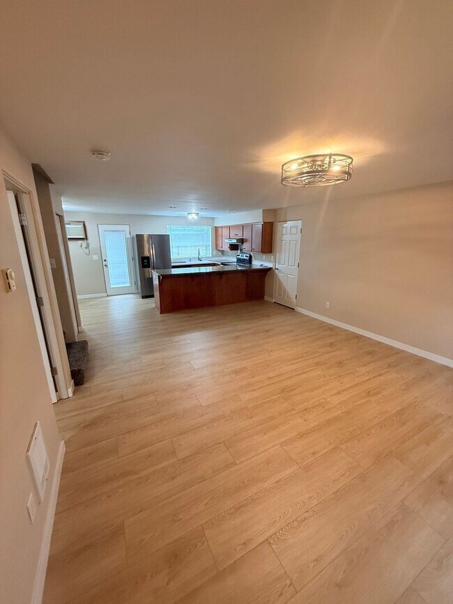 Building Photo - 870 Spurlock St