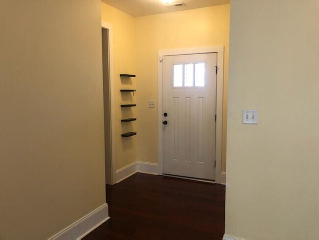 Foto del edificio - 3 Bed, 2 Bath Unfurnished home in Hampstead - Cross Creek Community
