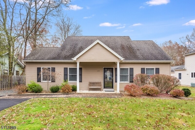 Primary Photo - 1355 Valley Rd