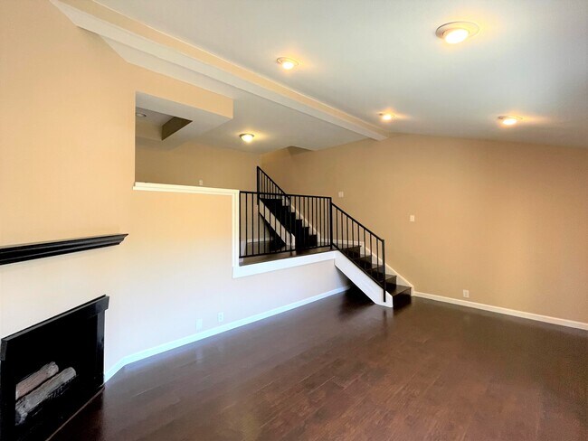 Building Photo - 648 Coronado Ave