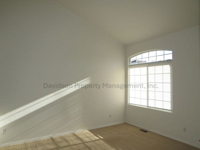 Building Photo - Spacious 3-Bedroom House in Pine Creek