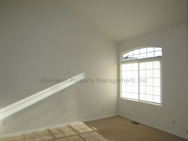 Foto del edificio - Spacious 3-Bedroom House in Pine Creek