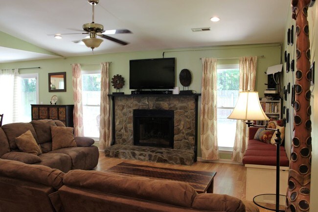 Foto del edificio - 2726 Cordwainer Ct