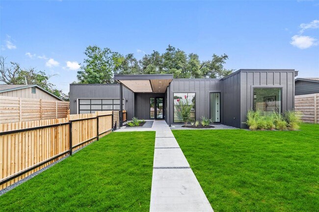 Foto del edificio - 2305 Southern Oaks Dr
