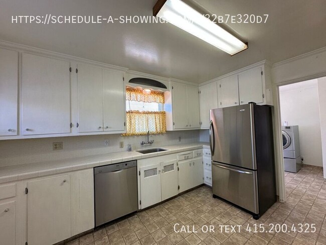 Building Photo - Spacious Two Bedroom Home In North Salinas