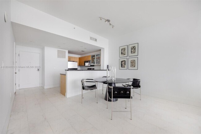 Foto del edificio - 725 NE 22nd St