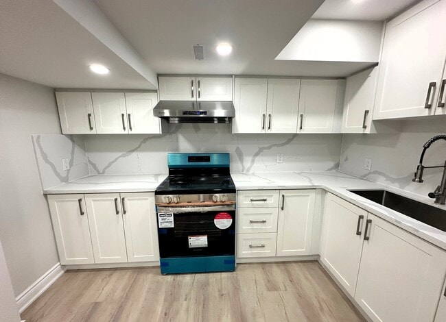 Building Photo - Well-Maintained 2 Bed, 1 Bath in Rolling A...