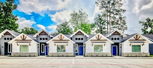 Foto del edificio - 10317 Lake Rd