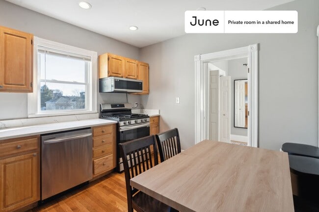 Building Photo - Room in Shared 4 bed/1.5 bath home