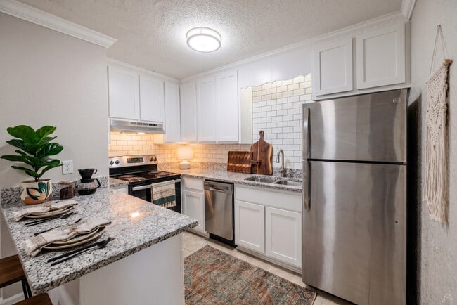 Forest Pointe - Forest Pointe Apartments