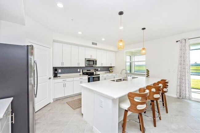 Foto del edificio - 12640 Radiance Ct