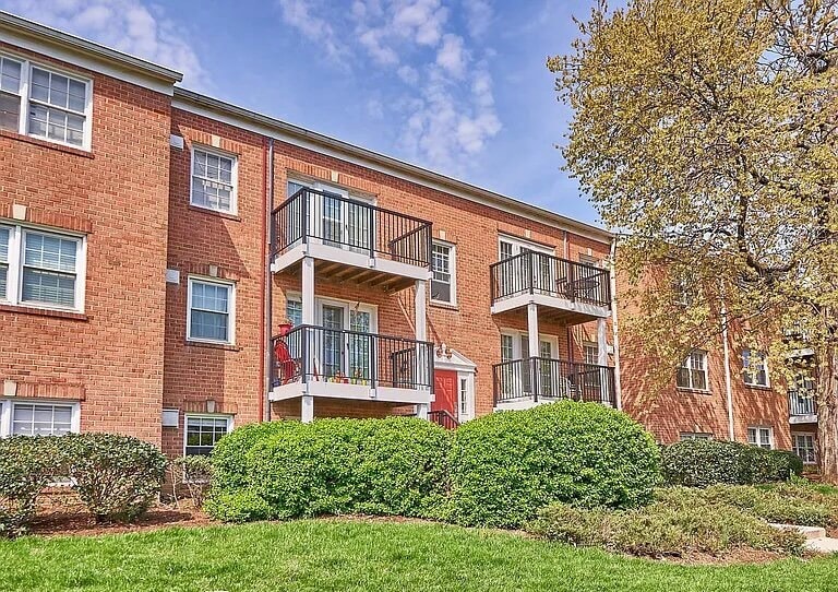 9483 Fairfax Blvd Unit 303, Fairfax, VA 22031 Condo for Rent in