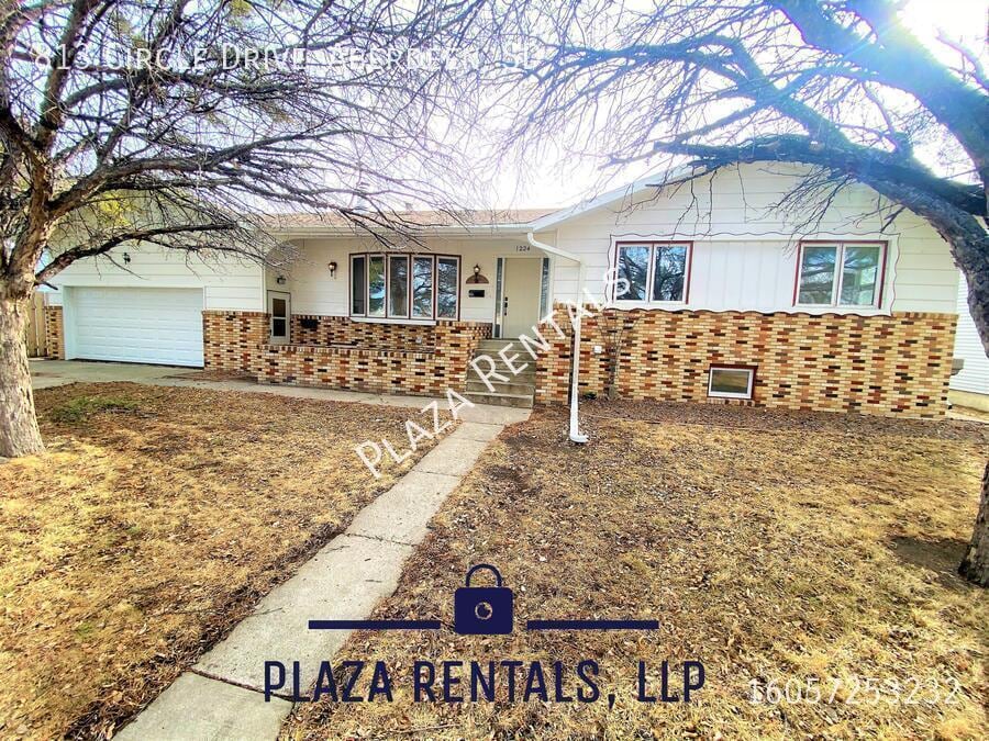 Primary Photo - 1224 Lloyd St N