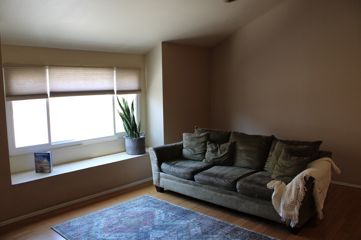 726 S Fir Ave Unit 5, Inglewood, CA 90301 Condo for Rent in Inglewood