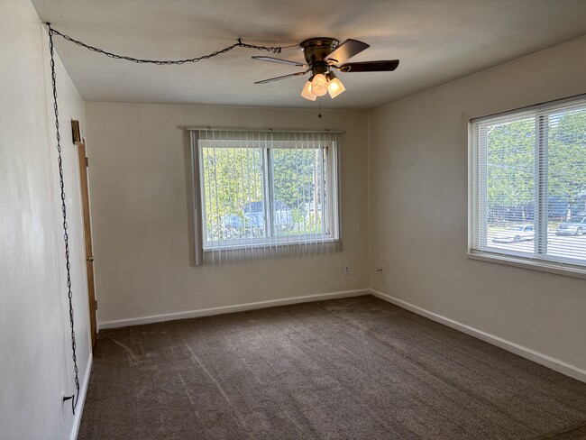 Foto del edificio - 506 Morse Ave