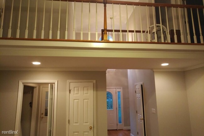Foto del edificio - 5 br, 2.5 bath House - 1420 Julian Drive