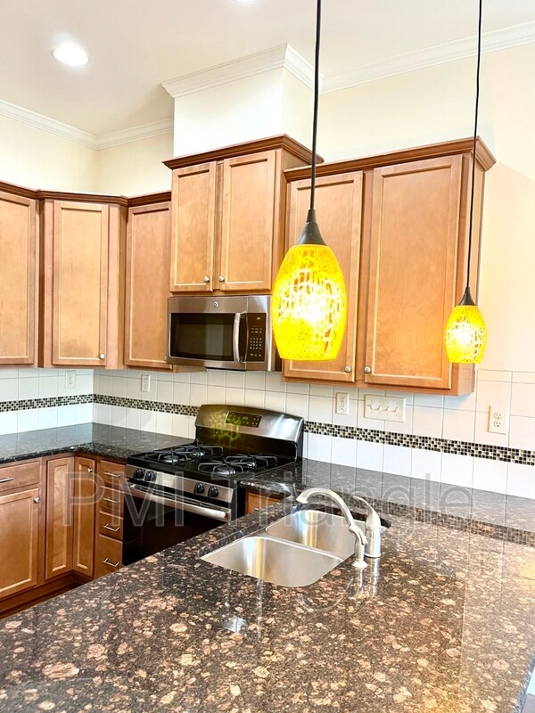 Building Photo - 4206 Vallonia Dr