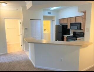 Building Photo - 3207 Myrtlewood Cir E