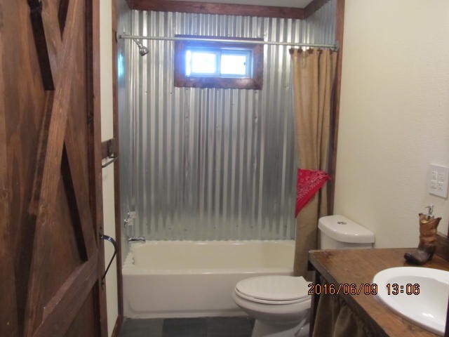 Foto del edificio - 205 E Cook St