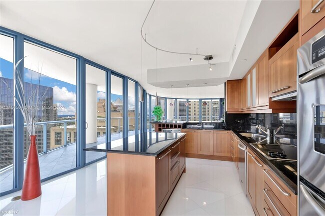 Building Photo - 3 br, 3.5 bath Condo - 333 Las Olas Way Ap...