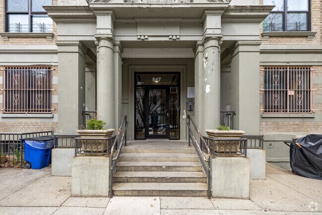 Foto del edificio - 547 Lincoln Pl