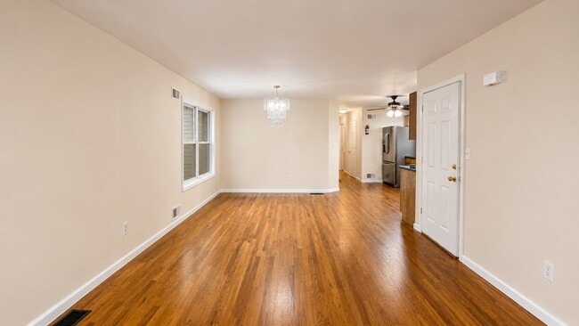 SALA DE ESTAR - 226 Bond St