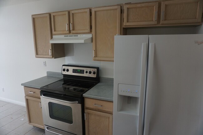 Building Photo - Centrally Located 3 Bedroom Midvale Home