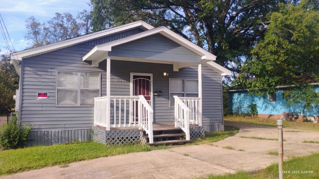 Photo - 1332 Fernwood Dr House