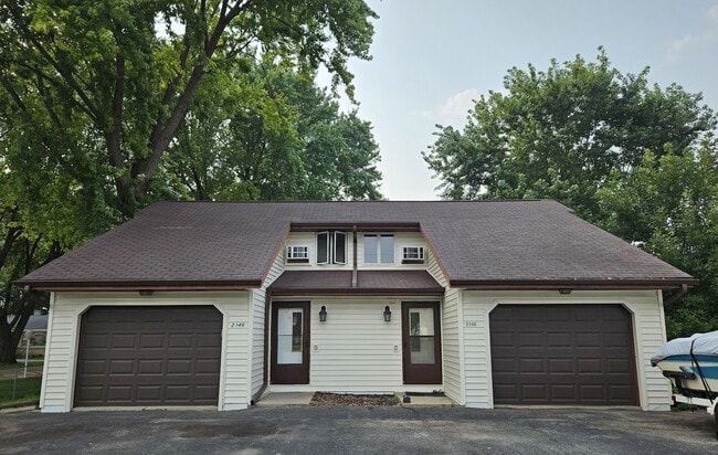 Building Photo - 2346 S Ridge Rd