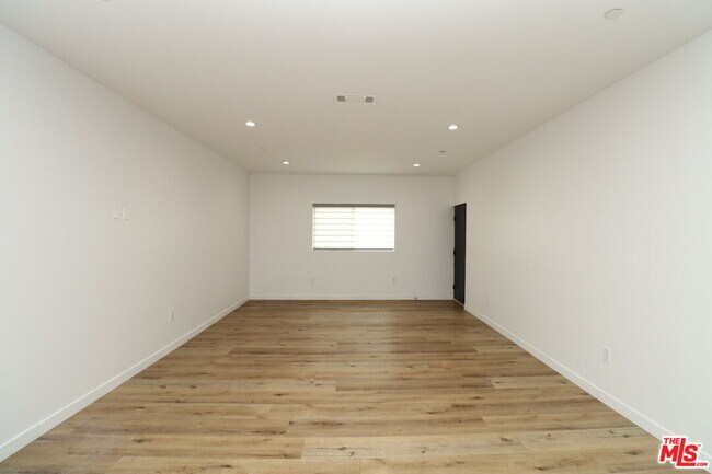 Foto del edificio - 4601 Pickford St