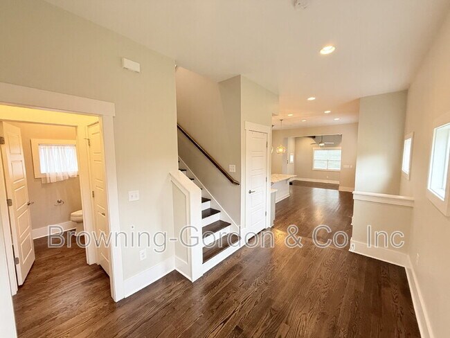 Foto del edificio - 506A Camden Dr