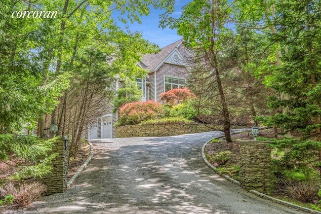 Foto del edificio - 2219 Deerfield Rd