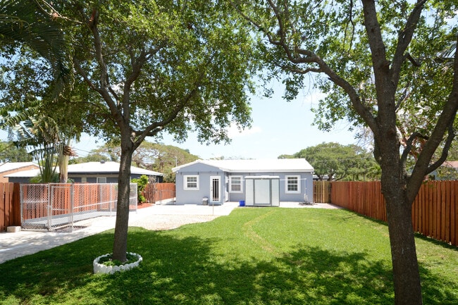 Building Photo - READY FOR A NEW TENANT - EXCELLENT PRIVATE PROPERTY IN SOUTH MIDDLE RIVER