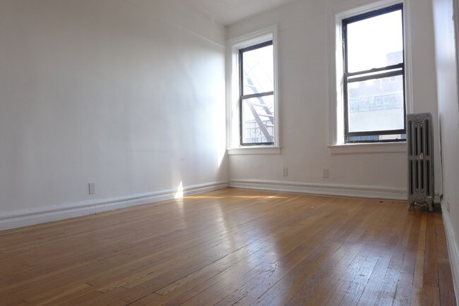 Building Photo - 4791 Broadway