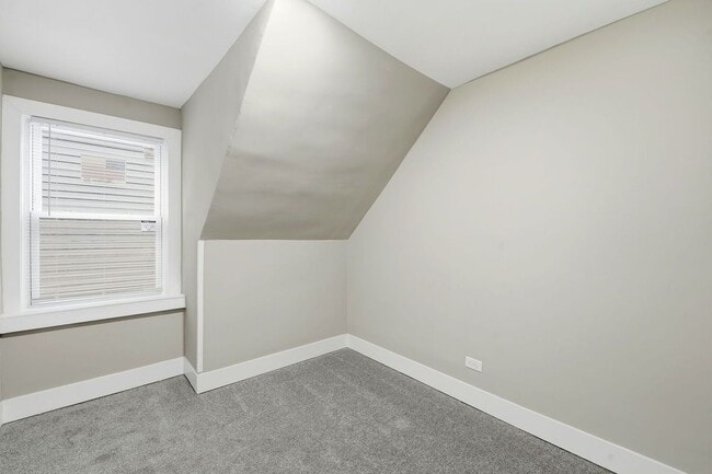 Foto del edificio - 1217 N Harding Ave