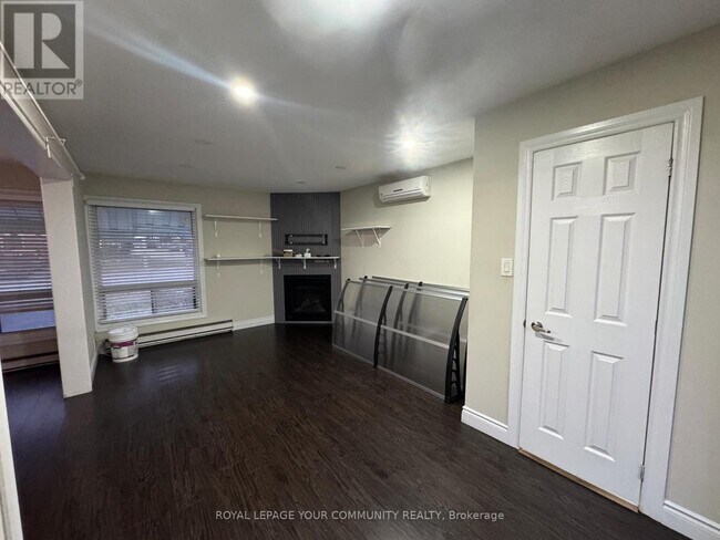 Photo du bâtiment - 24 Grand River Ct