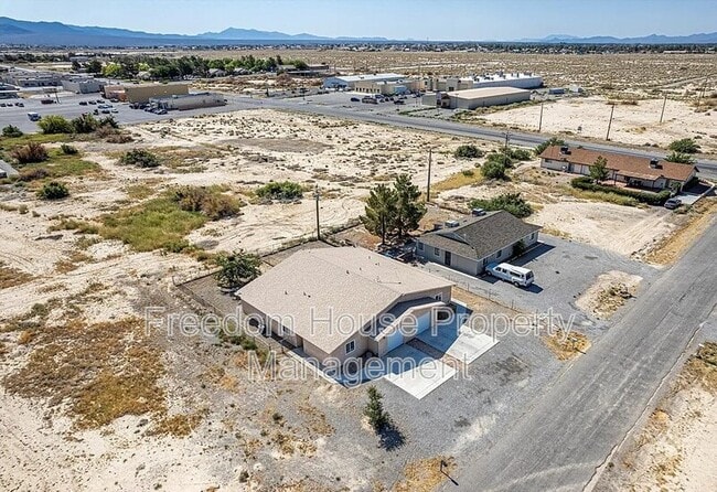 Foto del edificio - 1821 Pershing Ave