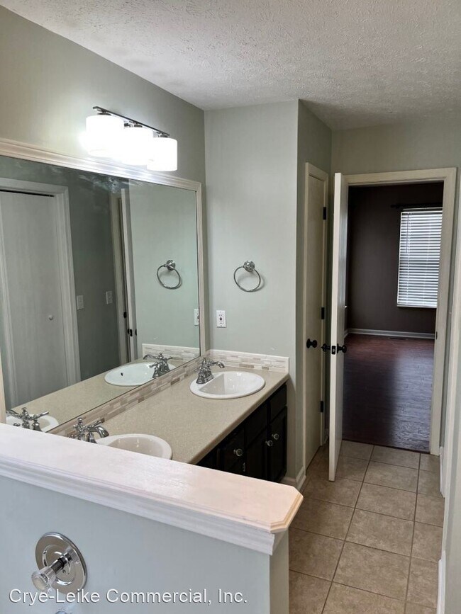 Building Photo - 3 br, 2.5 bath House - 708 Sweetwater Cir